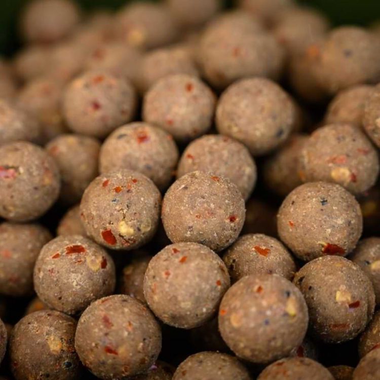 Снимка на Протеинови Топчета DYNAMITE BAITS Big Fish Hot Crab and Krill Boilie 