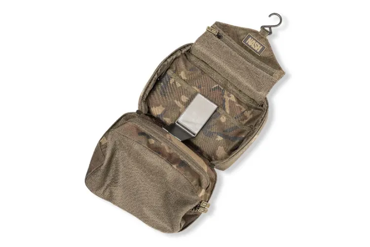 Снимка на Чанта Nash Subterfuge Wash Bag